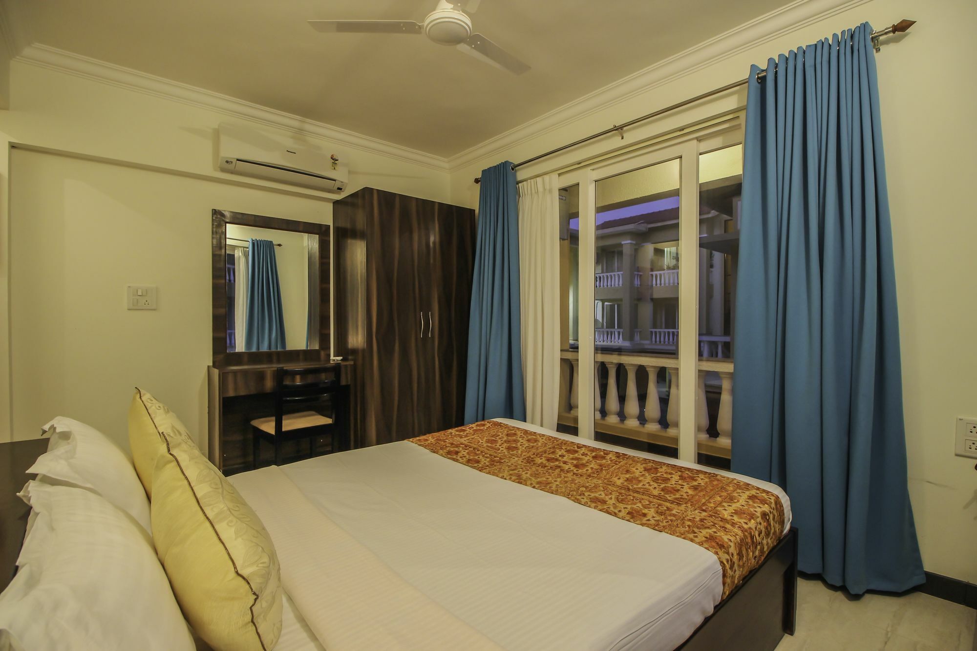 Oyo 10801 Home Pool View 2Bhk Siolim Buitenkant foto