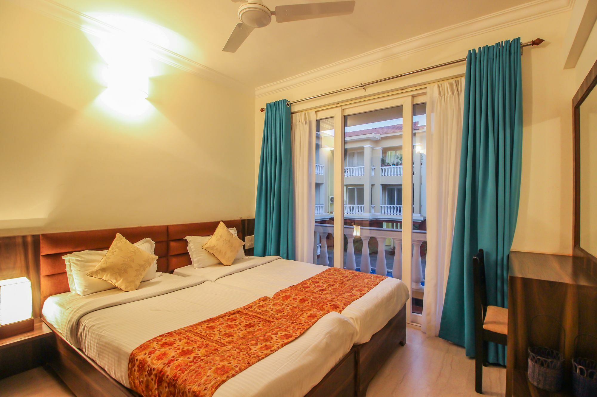 Oyo 10801 Home Pool View 2Bhk Siolim Buitenkant foto